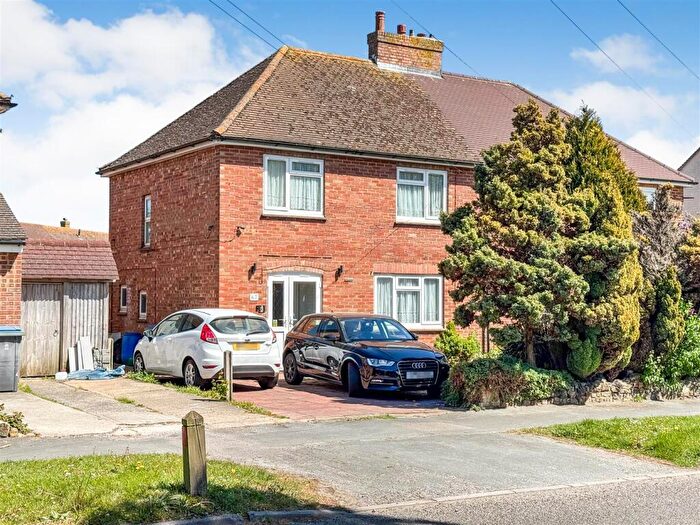 3 Bedroom Semi-Detached House For Sale In St. Barts Road, Sandwich, CT13