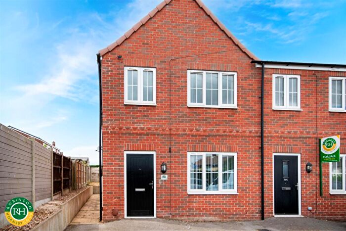 3 Bedroom House For Sale In Lime Tree Crescent, New Rossington, Doncaster, DN11