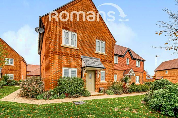 3 Bedroom Cottage To Rent In Aspen Road, HP10