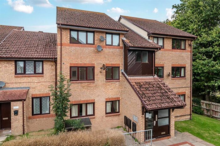 2 Bedroom Apartment For Sale In Alexandra Court, Bridport, DT6