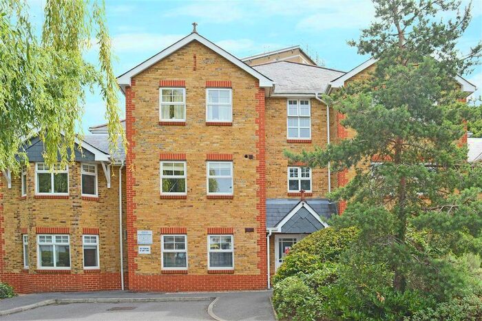 2 Bedroom Flat To Rent In Kings Road, Richmond, TW10