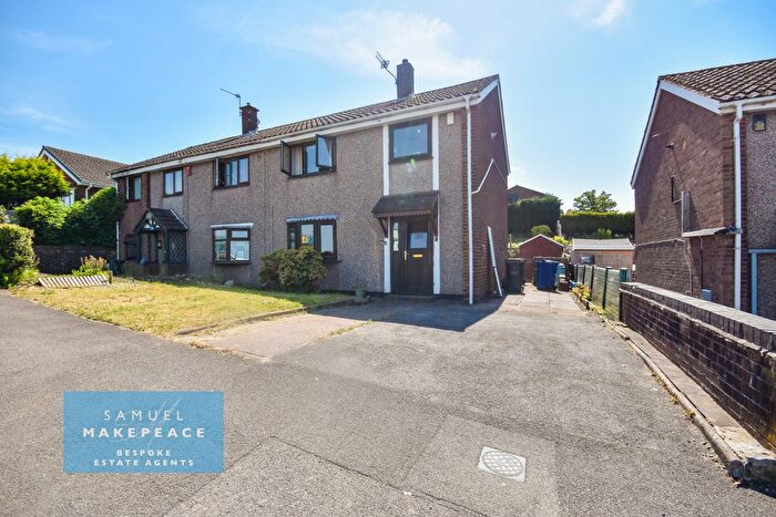3 Bedroom Semi-detached House For Sale In Gloucester Road, Kidsgrove, Stoke-On-Trent, ST7