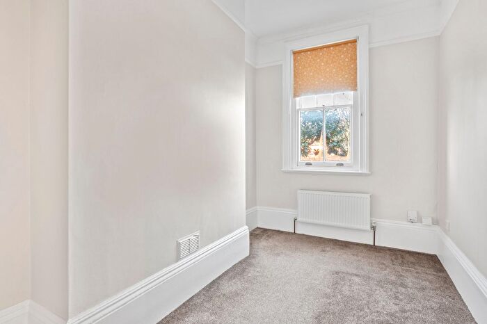 2 Bedroom Flat For Sale In Cottenham Park Road, London, SW20