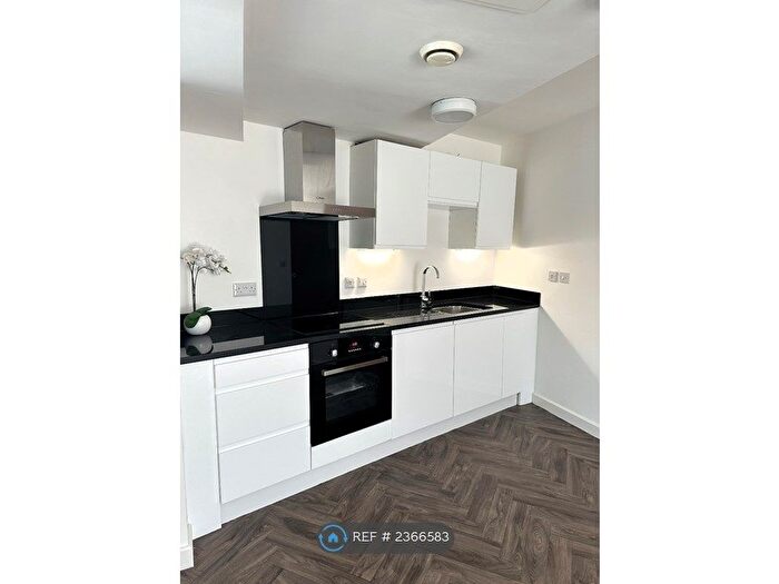 1 Bedroom Flat To Rent In The Gatehaus, Bradford, BD1