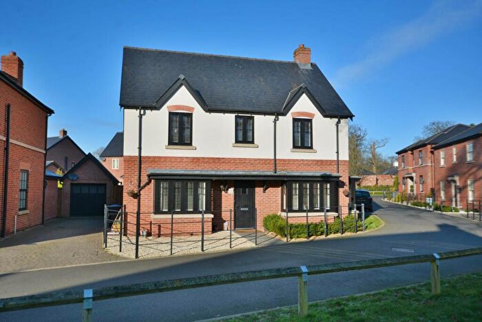 5 Bedroom Detached House For Sale In Clinton Crescent, Coton House Estate, CV23