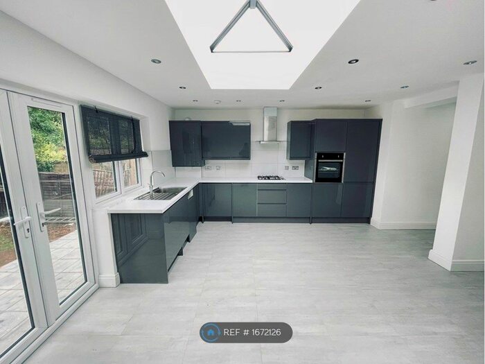 4 Bedroom Semi-Detached House To Rent In Beverley Way, London, SW20