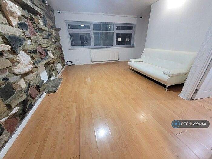 3 Bedroom Flat To Rent In Valentine Road, South Harrow, HA2