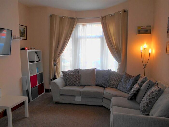 1 Bedroom Flat To Rent In Amherst Crescent, Barry, CF62