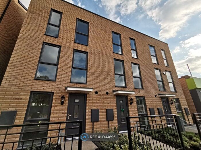 4 Bedroom End Of Terrace House To Rent In Sherlock Street, Birmingham, B5