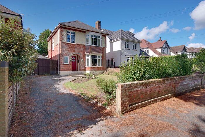 3 Bedroom Detached House For Sale In West Way, Bournemouth, BH9
