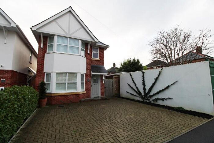 3 Bedroom Detached House To Rent In Edgehill Road, Bournemouth, BH9