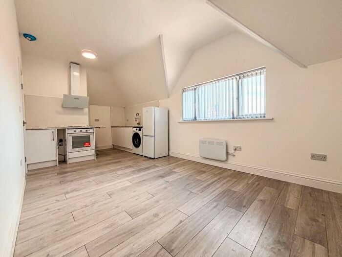 1 Bedroom Flat To Rent In Plumer Road, High Wycombe, HP11