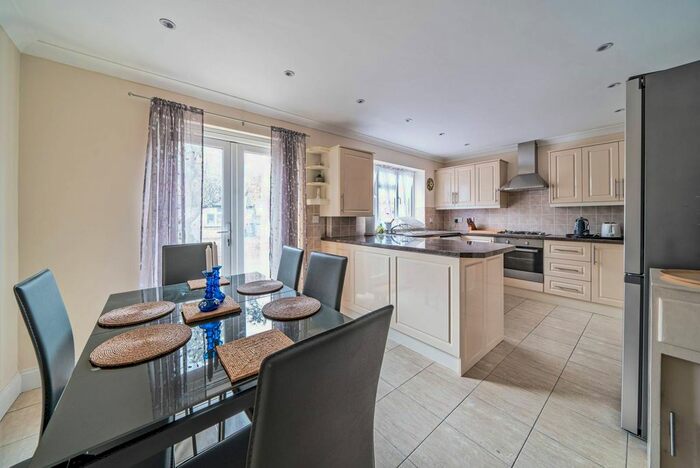 4 Bedroom Semi-Detached House To Rent In Bulstrode Road, Hounslow, TW3