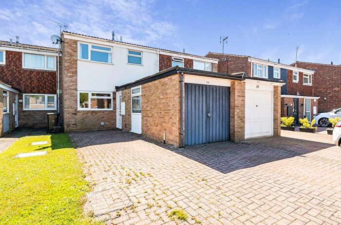 3 Bedroom Terraced House For Sale In Tansley Moor, Liden, Swindon, SN3