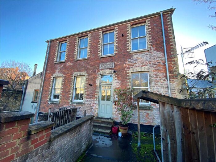 1 Bedroom Apartment For Sale In Bath Street, Stroud, Gloucestershire, GL5