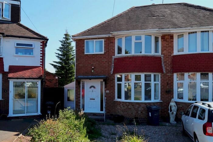 3 Bedroom Semi-Detached House To Rent In Mayswood Grove, Quinton, Birmingham, B32