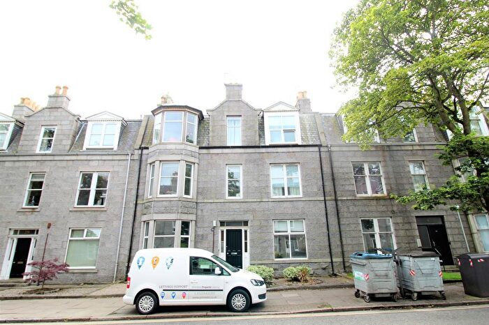 2 Bedroom Flat To Rent In Union Grove, Ground Right, AB10