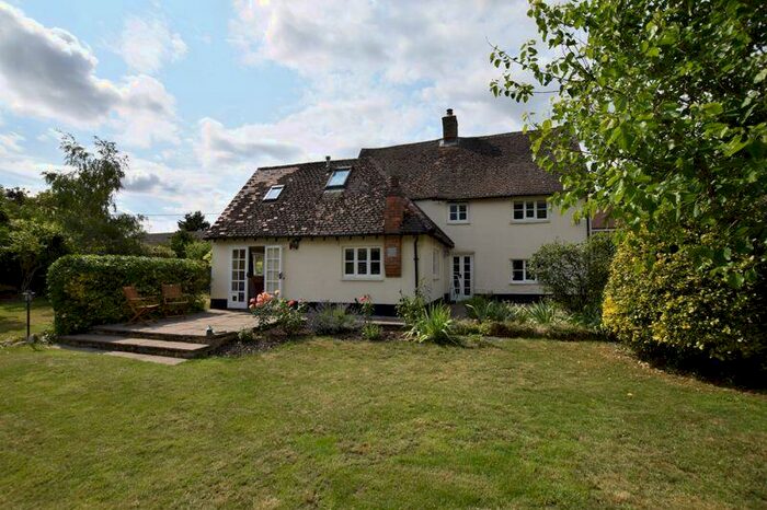 2 Bedroom Character Property To Rent In Rosemary Lane, Aylesbury, HP17