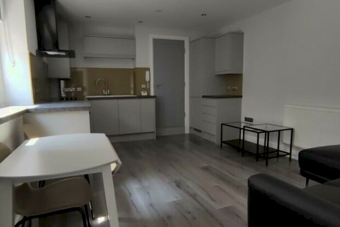 1 Bedroom Flat To Rent In Richmond Road Cardiff, CF24