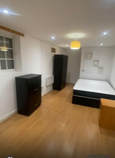 Studio To Rent In Acre Lane, Brixton, SW2