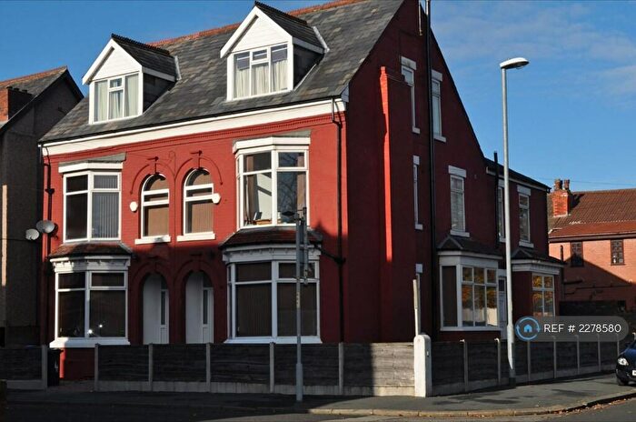 7 Bedroom Semi-Detached House To Rent In Curzon Avenue, Manchester, M14