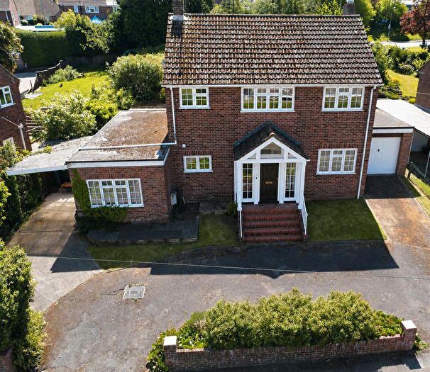 4 Bedroom Detached House For Sale In Westwood Road, Newbury, RG14