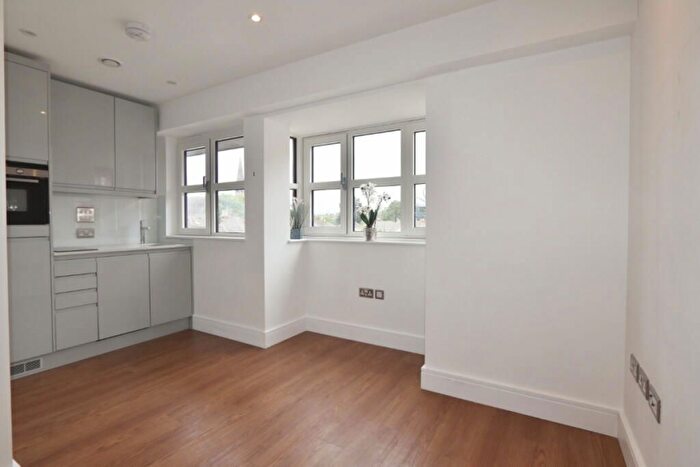 1 Bedroom Flat For Sale In London Road, Romford, RM7
