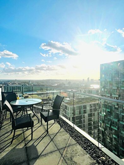 2 Bedroom Apartment To Rent In Ability Place, South Quay, Cross Harbour, Canary Wharf, London, E14