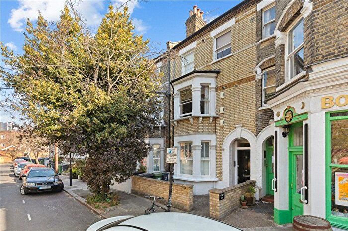2 Bedroom Flat For Sale In Vauxhall Grove, London, SW8