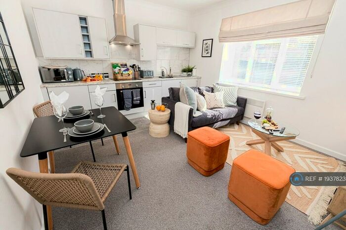 2 Bedroom Flat To Rent In Lorne Park Road, Bournemouth, BH1