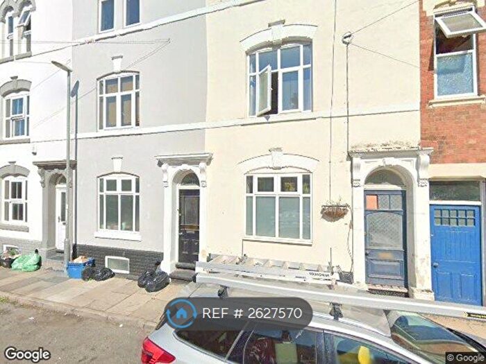 2 Bedroom Flat To Rent In Colwyn Road, Northampton, NN1