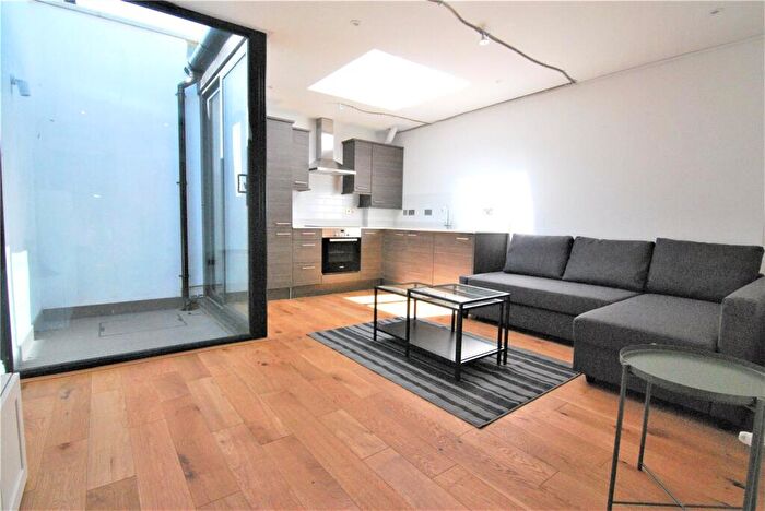1 Bedroom Flat To Rent In Green Lanes, Harringay, London, N8