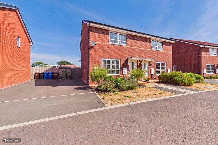 3 Bedroom Semi-Detached House For Sale In Buxton Road, Uttoxeter, ST14