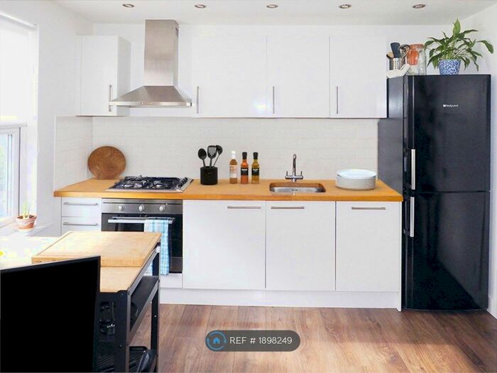 1 Bedroom Flat To Rent In Caledonian Road, London, N7