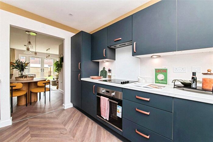 3 Bedroom End Of Terrace House For Sale In Badgers Rest, Exeter, Devon, EX4