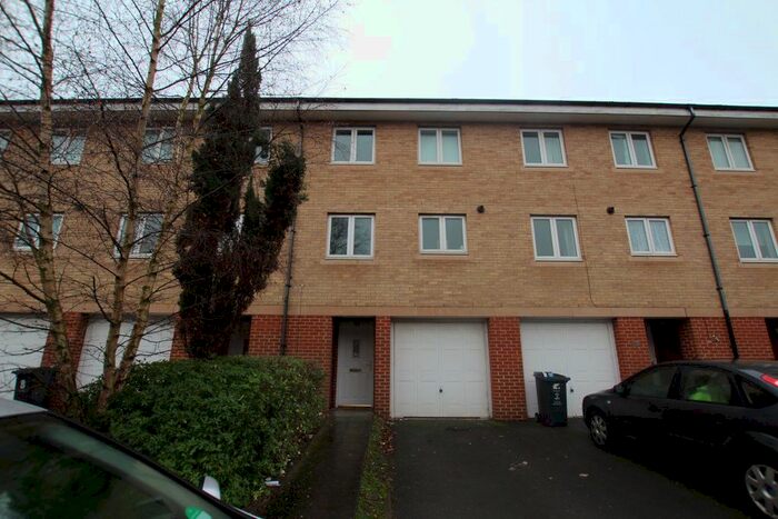 3 Bedroom Property To Rent In Padstow Road, Swindon SN2