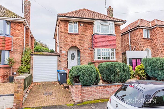3 Bedroom Detached House For Sale In Dereham Road, Norwich, NR5
