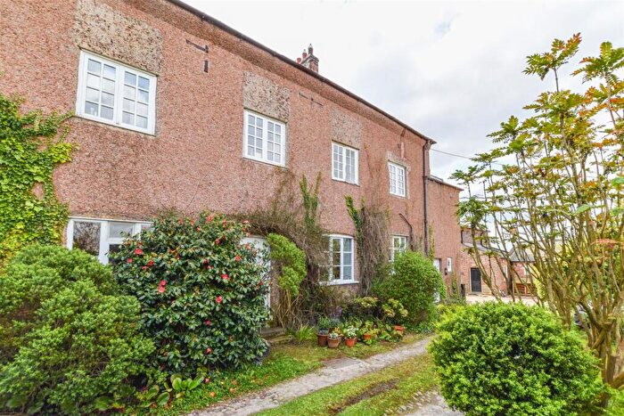 2 Bedroom Property For Sale In Orchard Lane, Puddington, Neston, CH64