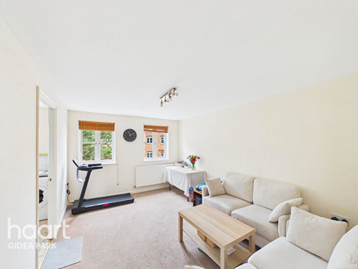 1 Bedroom Apartment For Sale In Kidman Close, Gidea Park, RM2