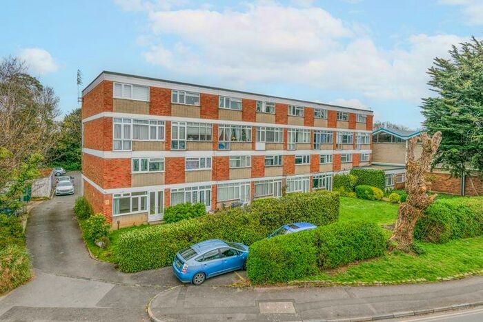 2 Bedroom Flat To Rent In Manor Road, Walton-On-Thames, KT12
