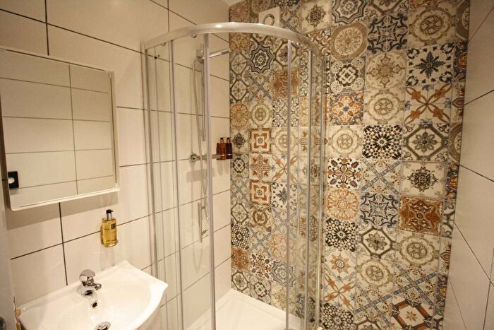 1 Bedroom Flat To Rent In The Walk, Cardiff, CF24