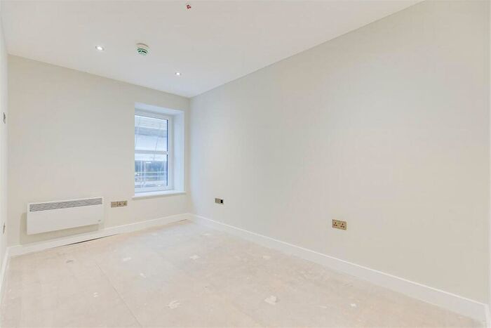 2 Bedroom Apartment To Rent In Bute Street, Cardiff, CF10