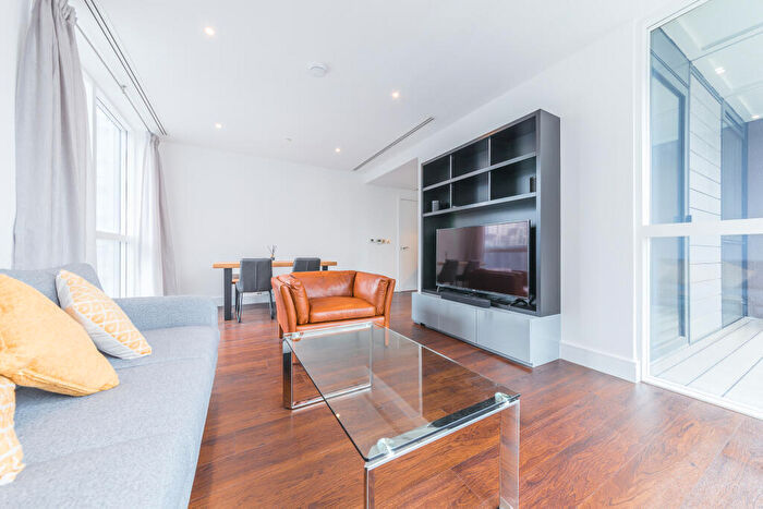 2 Bedroom Apartment To Rent In Maine Tower, Harbour Way, Canary Wharf, London, E14