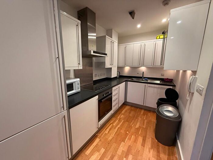 3 Bedroom Apartment To Rent In Unity Building, L3