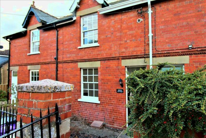 2 Bedroom Cottage To Rent In Boothby Graffoe, Lincoln, LN5