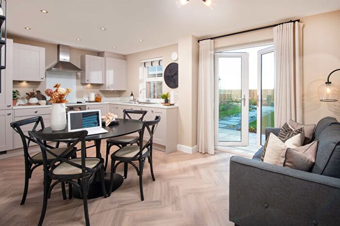 3 Bedroom Terraced House For Sale In Periwinkle Close, Ipswich, IP1