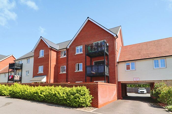 2 Bedroom Flat For Sale In Butchers Way, Chelmsford, CM3