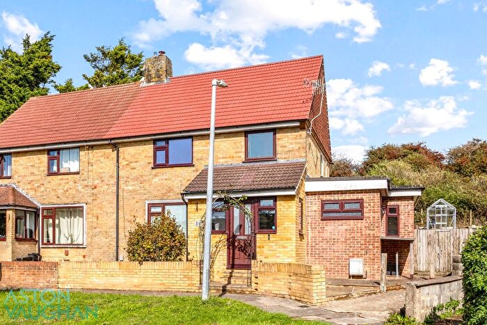 5 Bedroom Semi-Detached House To Rent In Walmer Crescent, Brighton, BN2