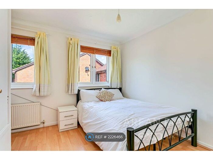 2 Bedroom Semi-Detached House To Rent In Tarragon Close, London, SE14