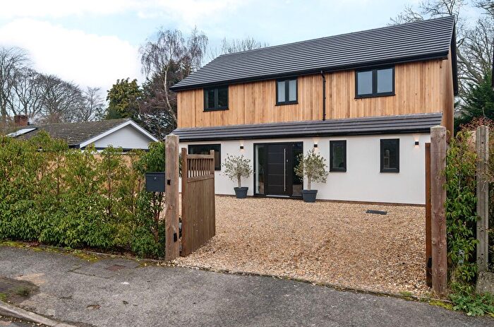 4 Bedroom Detached House For Sale In Elstead, Godalming, Surrey, GU8